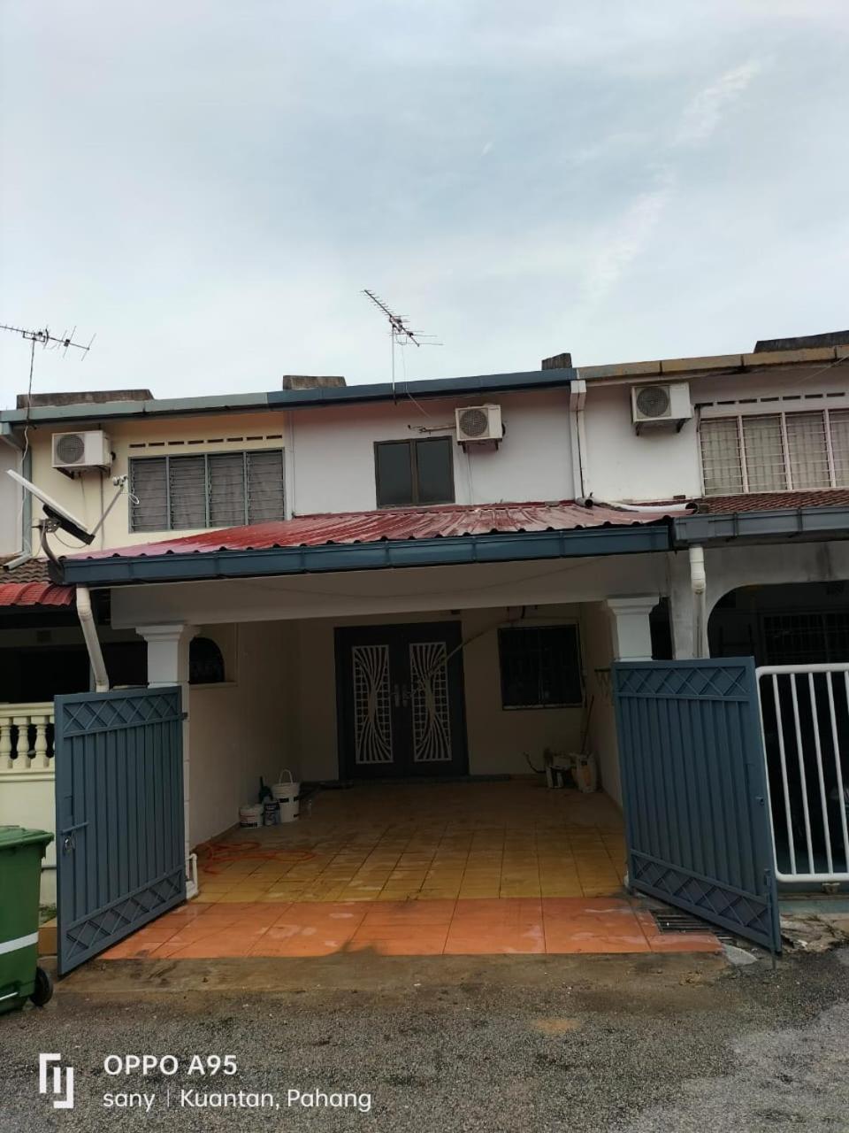 Hs Homestay Cenderawasih Kuantan Town Екстериор снимка